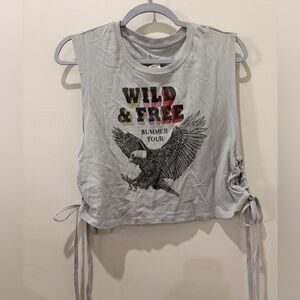 Women’s graphic cutoff top